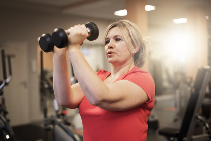 Efeitos da Creatina no Corpo Feminino: Benefícios, Uso Durante a Menopausa e Mais