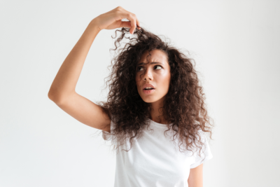 Por que os fios de cabelos quebram?
